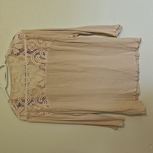 L Liberty Love Top with Lace - Picture 4 of 5